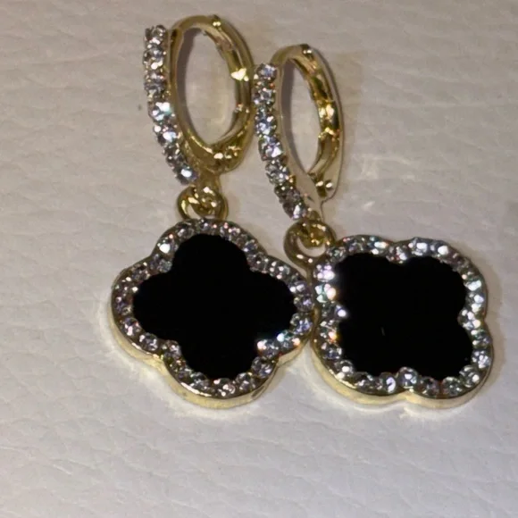 Elegant Black & Gold Crystal Clover Hoop Earrings - Picture 2 of 6